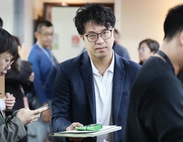 沈伯洋将挑战蒋万安，蓝营青年：他一心操弄“抗中”，没在关心台北