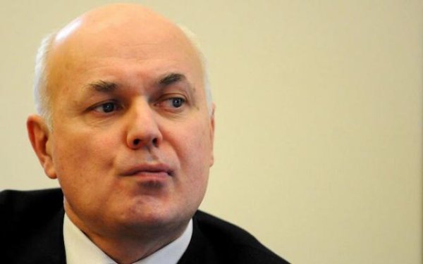 军服外包给中国也能威胁国家安全？英国这“恐华症”没救了